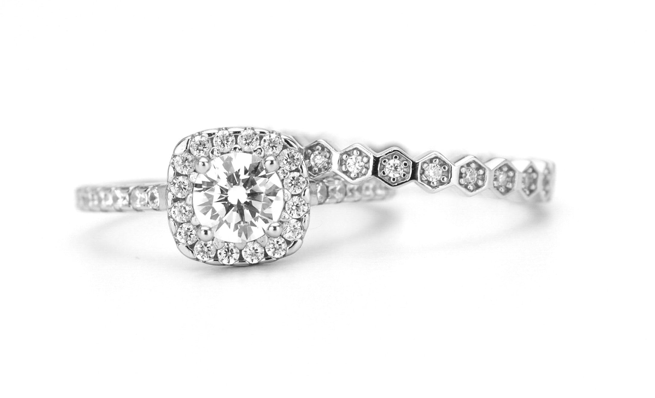 verlovingsring goud, gouden verlovingsring, zilveren verlovingsring, rosegouden verlovingsring, ring met stenen, solitaire zilveren ring met solitaire steen, vierkante ring, zilveren vierkante ring, gouden vierkante ring, ringenset goud, zilveren ringenset solitaire, Honeycomb Ring, Hexagon Ring, ringset, ring set