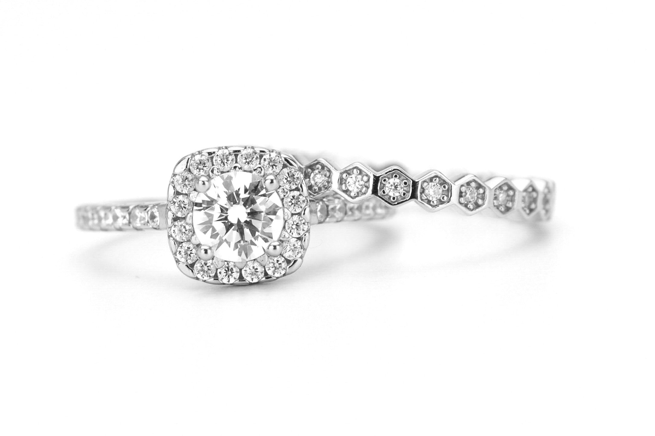 verlovingsring goud, gouden verlovingsring, zilveren verlovingsring, rosegouden verlovingsring, ring met stenen, solitaire zilveren ring met solitaire steen, vierkante ring, zilveren vierkante ring, gouden vierkante ring, ringenset goud, zilveren ringenset solitaire, Honeycomb Ring, Hexagon Ring, ringset, ring set