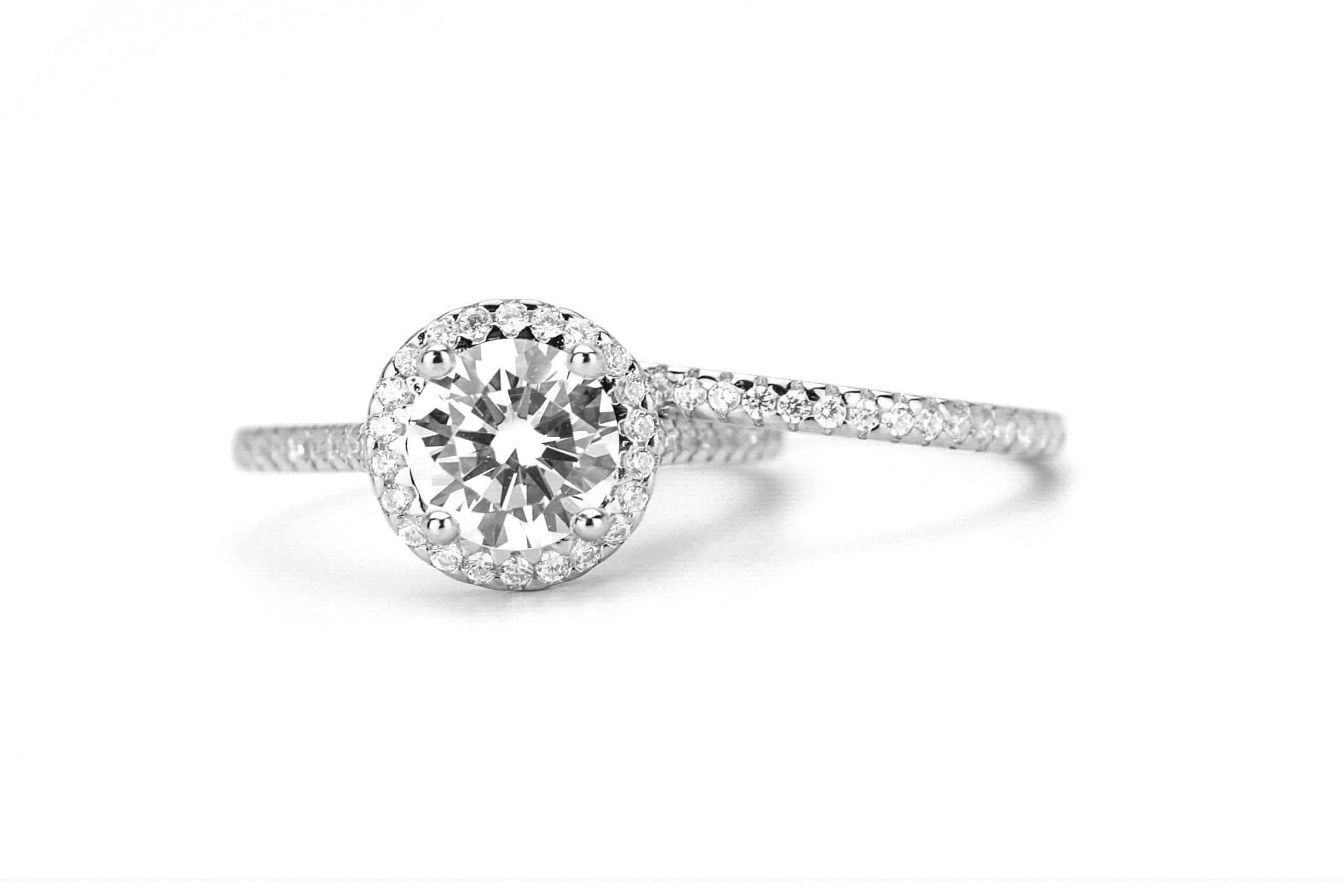 verlovingsring goud, gouden verlovingsring, zilveren verlovingsring, rosegouden verlovingsring, ring met stenen, solitaire zilveren ring met solitaire steen, vierkante ring, zilveren vierkante ring, gouden vierkante ring, ringenset goud, zilveren ringenset solitaire, Ringset