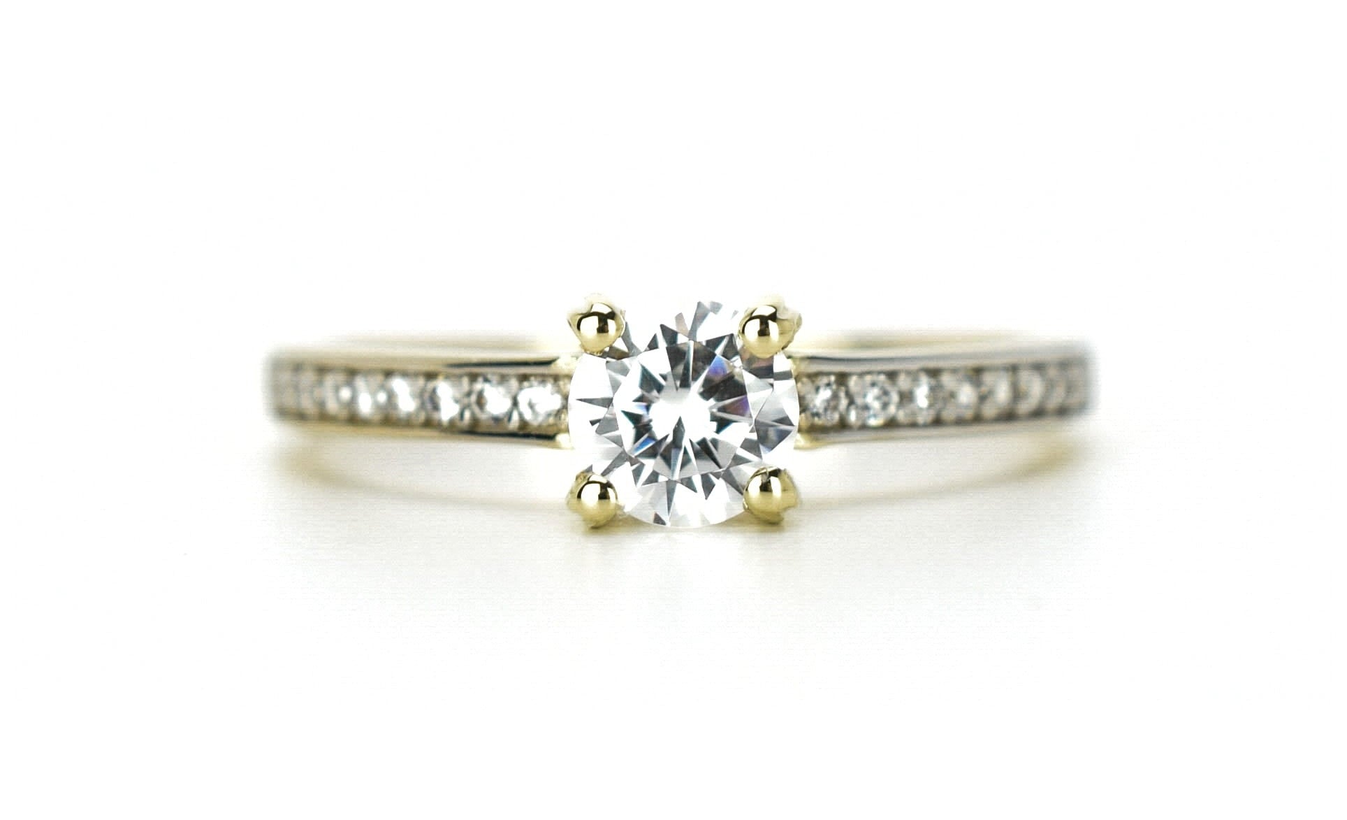 14k verlovingsring, ring goud voor vrouwen, trouwring goud, swarovski ring, swarovski ring goud,ring met steen, 14k gouden ring met stenen, solitaire gouden ring, luxe gouden ring