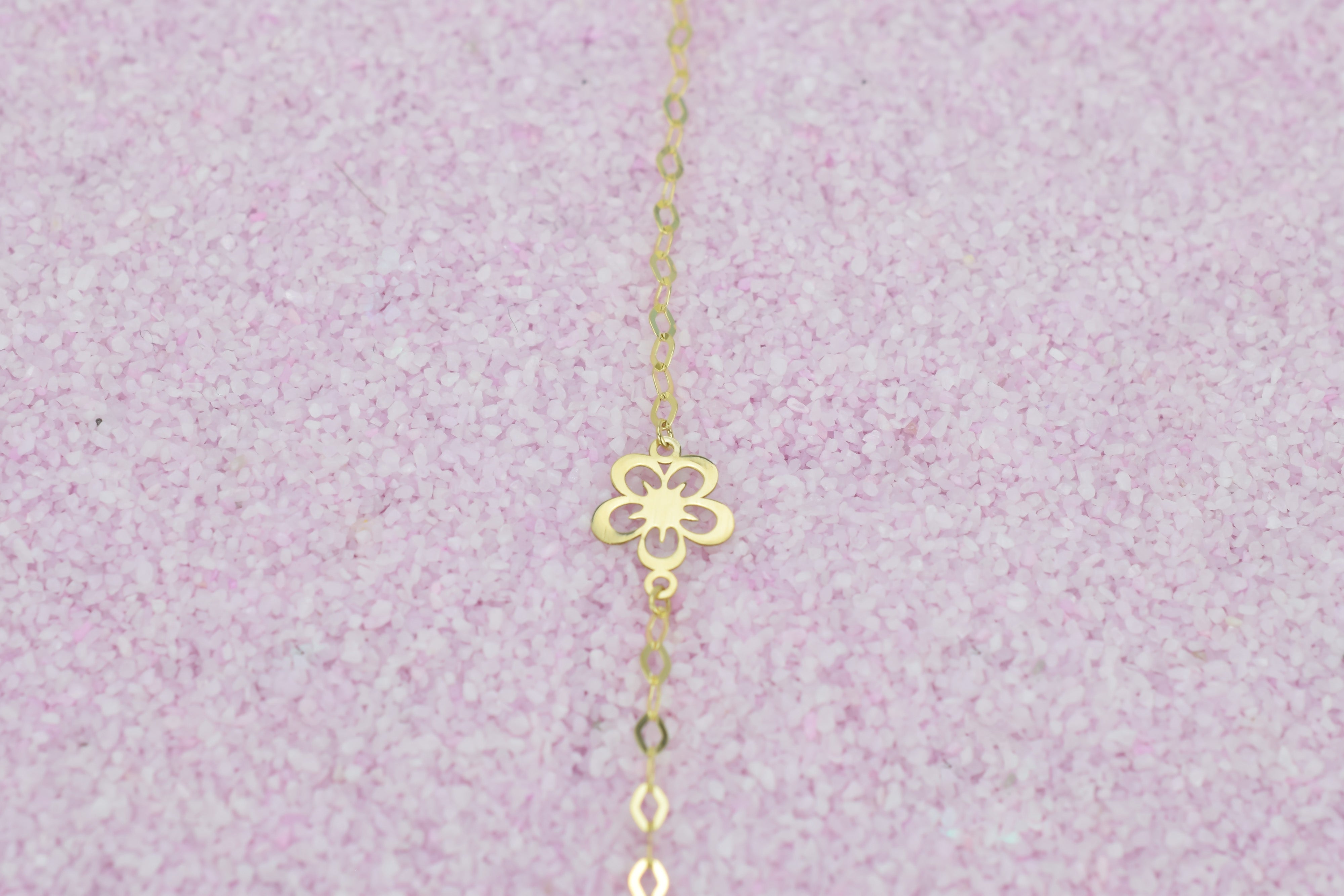 gouden dames armband, 14k gouden armband met bloem, gouden dames bloem armband, armband voor dames met bloemhanger, gouden schakel armband met bloem goud, unieke gouden armband, BeMy Jewels armbanden