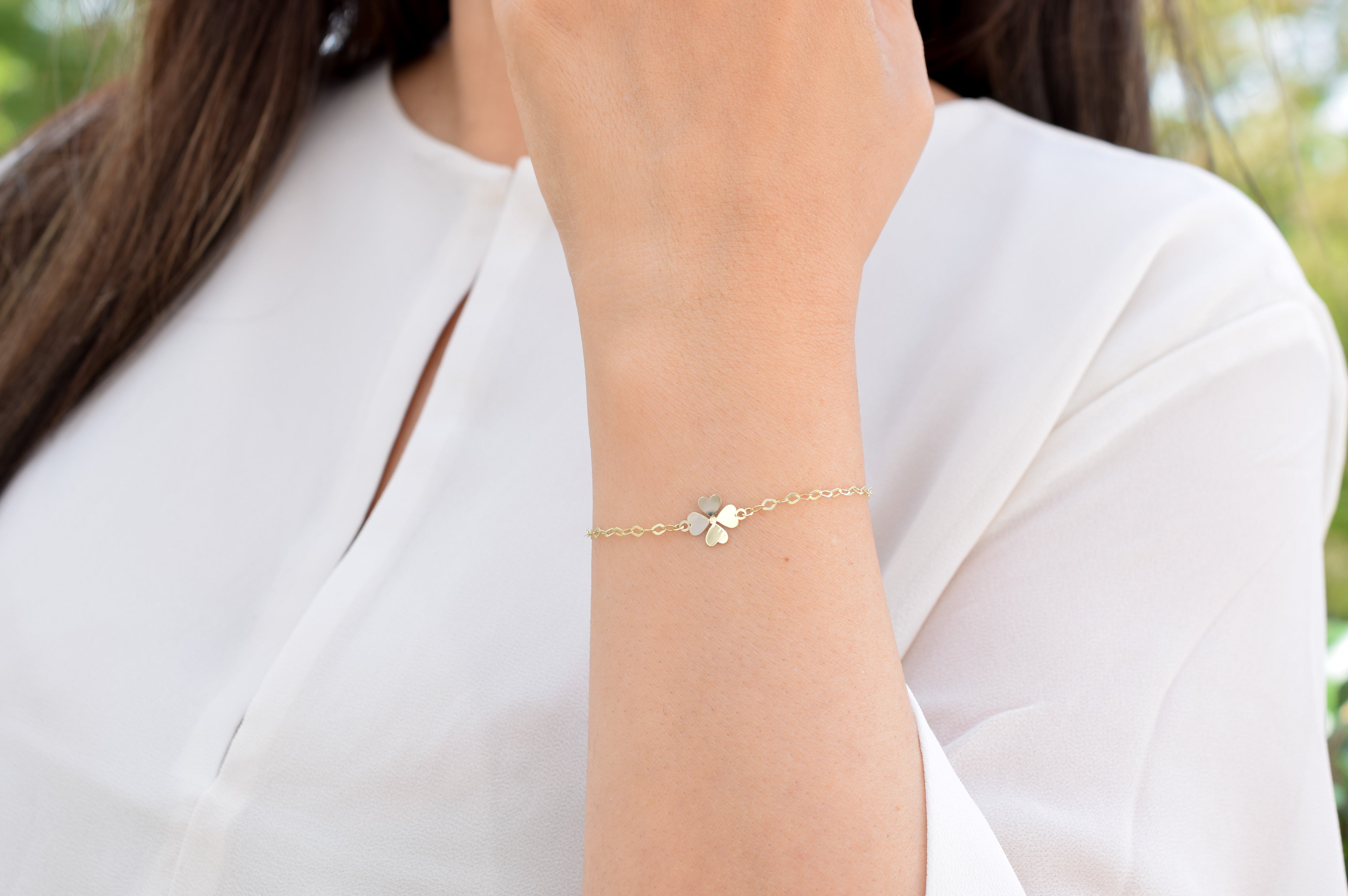 Klaver armband goud, 14k gouden armband dames, gouden meisjes armband klaver vier, klaver armband goud, schakel armband goud, gomooie dames armband, gouden dames armband, bedel armband, klavertje vier sieraad goud