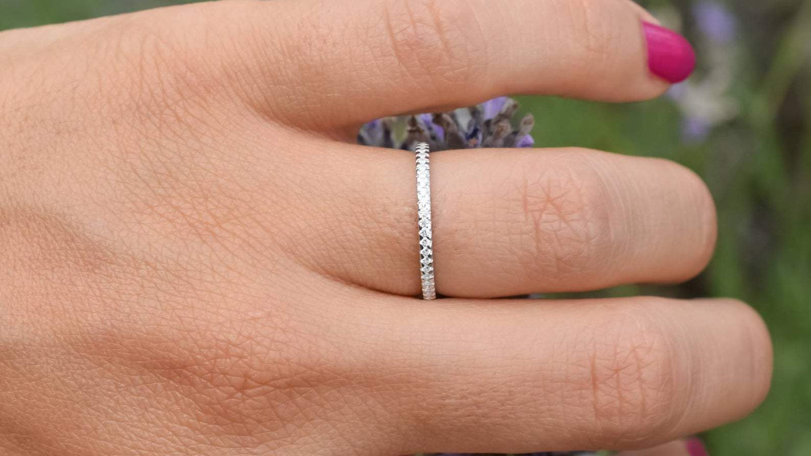 dunnen ring, 18k gouden ring, aanschuifring goud, stapelring goud, fine jewelry, gold ring, 18k Gold Ring, aanschuifring goud, zilveren aanschuifring, ring met stenen, infinity ring rosegoud, trouwring zilver