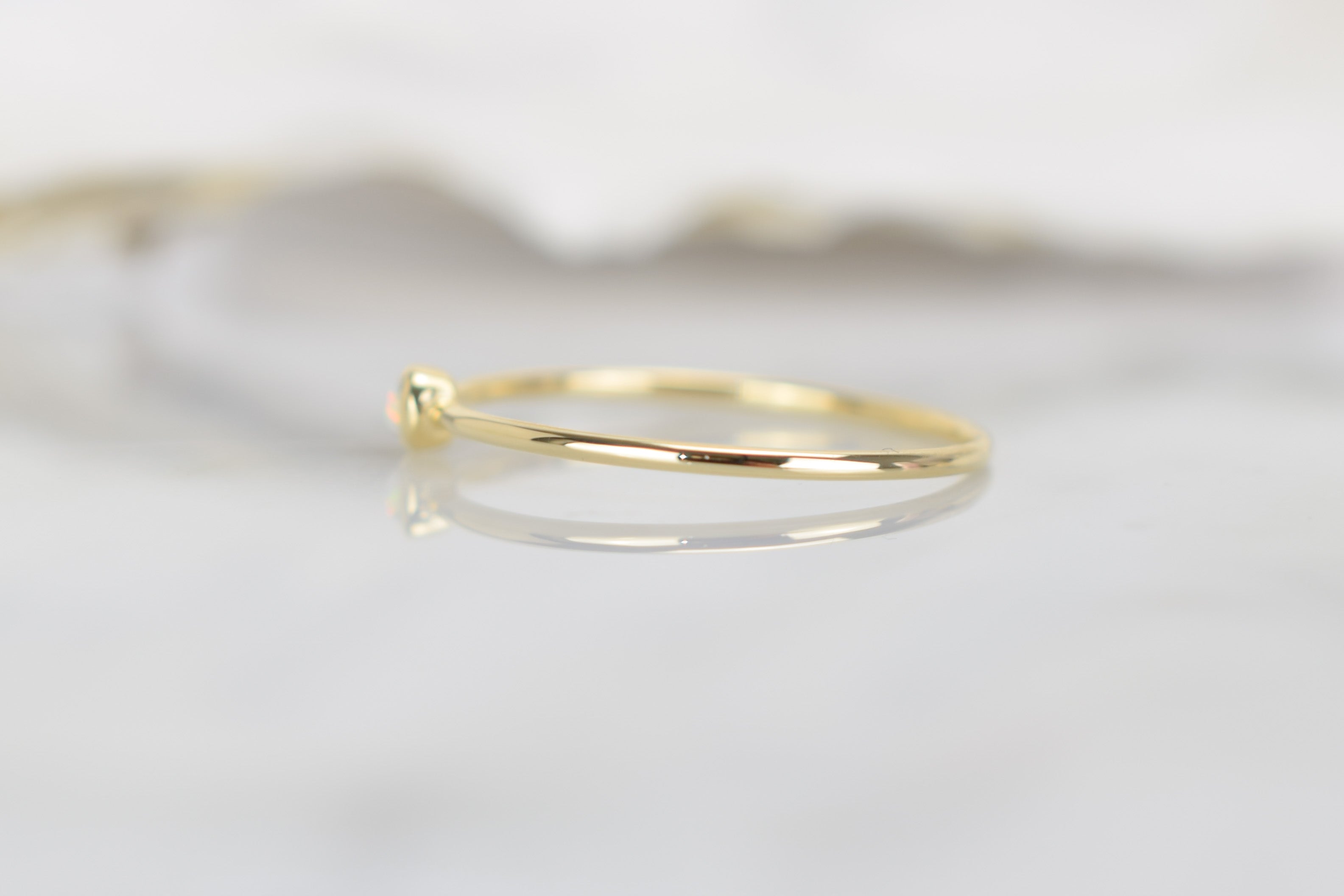 Aanschuifring goud, opaal gouden ring, 14k aanschuifring opaal