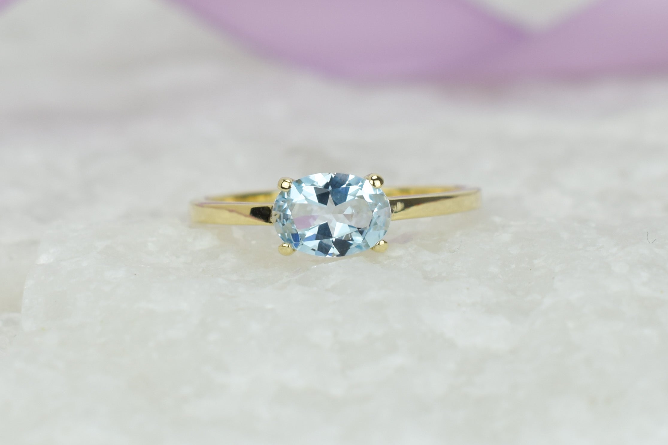 14k topaas ring, 14k swarovski ring, swarovski gouden ring, blauwe topaas ring, natuurlijke topaas ring, natuurlijke topaas steen, birthstone ring, geboortesteen topaas sieraden, sieraden natuurlijke stenen, natuurlijke stenen