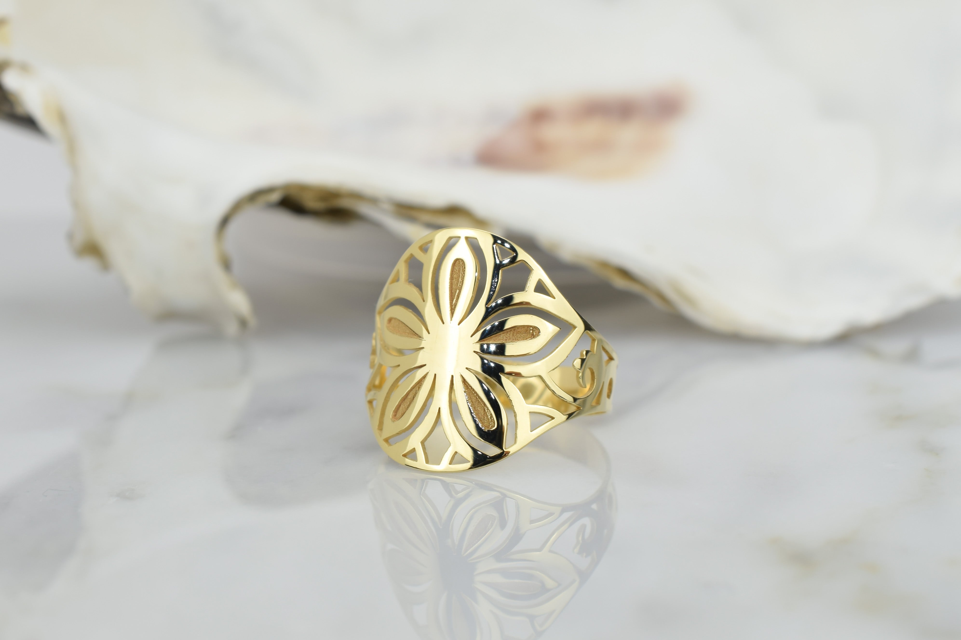 14k bloem Zegelring, Brede gouden ring, 14k Ring, Vrouwen Ring, Duim Ring, Statement Ring, Sieraden, Graveer Ring, Blaadjes Ring, Roos Ring