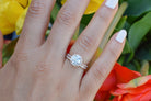 verlovingsring goud, gouden verlovingsring, zilveren verlovingsring, rosegouden verlovingsring, ring met stenen, solitaire zilveren ring met solitaire steen, vierkante ring, zilveren vierkante ring, gouden vierkante ring, ringenset goud, zilveren ringenset solitaire, Ringset
