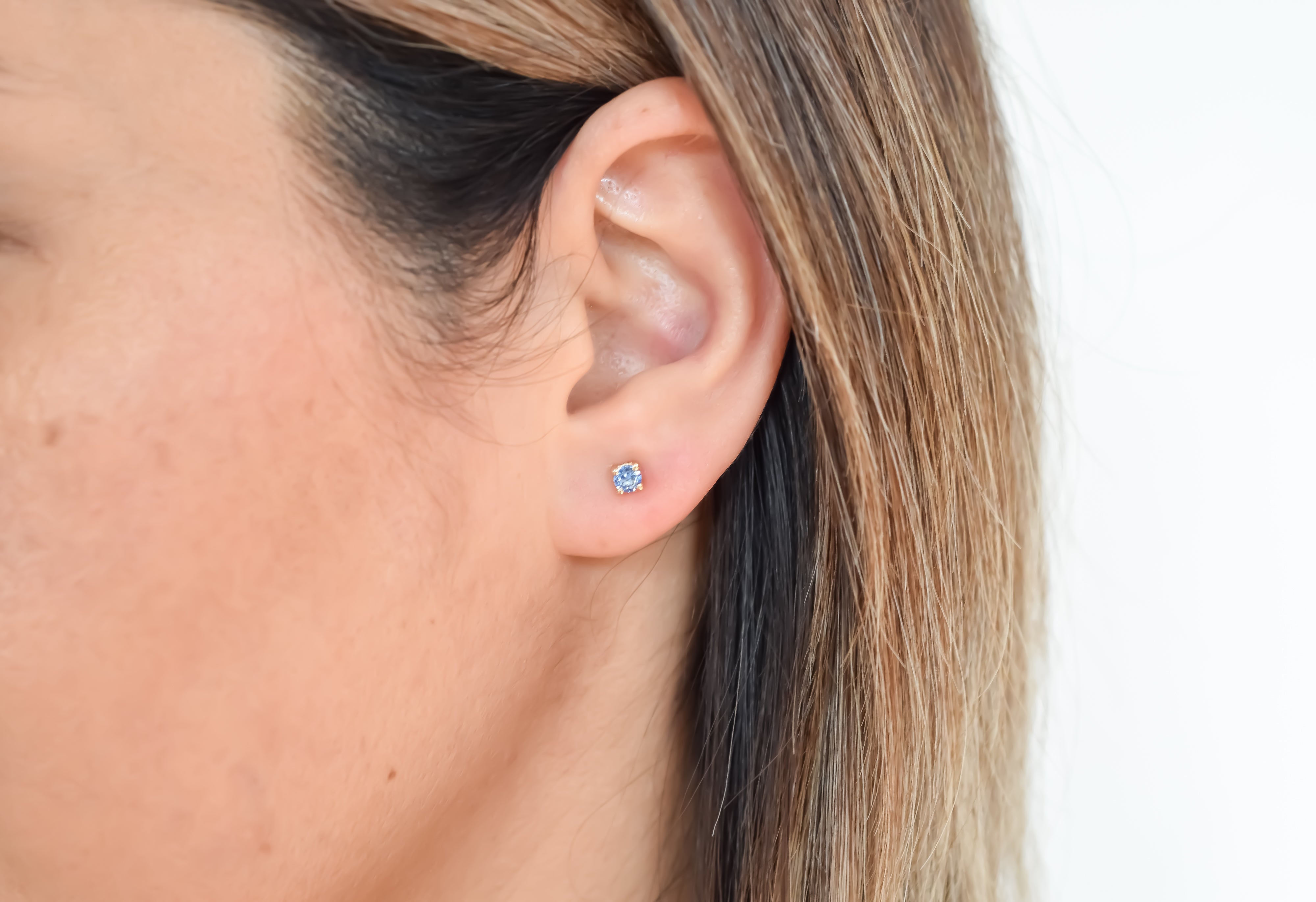 14k Gouden oorbellen, Blauwe oorknoppen Goud, kleine oorknoppen, Oorbellen, Blauwe steen oorbellen, 14k oorknoppen