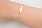gouden naamplaatje armband, gouden graveerarmband, armand met een naamplaatje, kruis armband goud, 14k naamplaatje armband, naamplaatje baby armband, gouden kruis armband