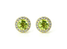 gouden peridoot soorbellen, oorknoppen peridot, groene stenen oorbellen, oorbellen met groene stenen, ooknoppen met licht groene stenen, halo peridoot oorbellen, zilveren peridoot oorbellen, zilveren groenen oorbellen, peridoot sieraden, geboortesteen peridoot, natuurlijke stenen peridoot, birthstone peridoot oorbellen