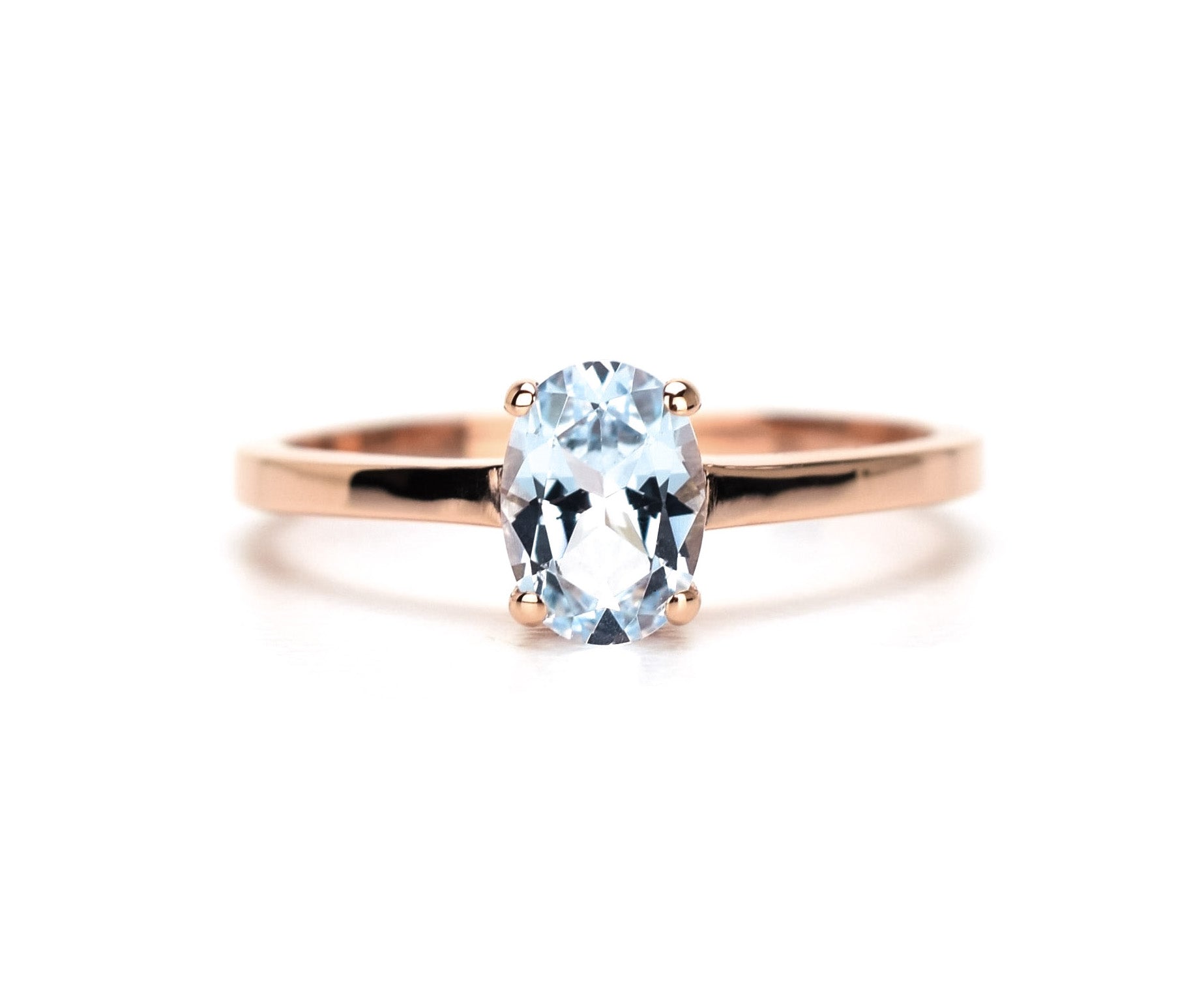 14k goud topaas ring, licht blauw topaas ring, natuurlijke topaas ring goud, ovaal geslepen rose ring, verlovingsring goud, rose gouden birthstone ring, birthstone sieraden, geboorte steen ring, swarovski ring, 14k swarovski ring, swarovski topaas ring