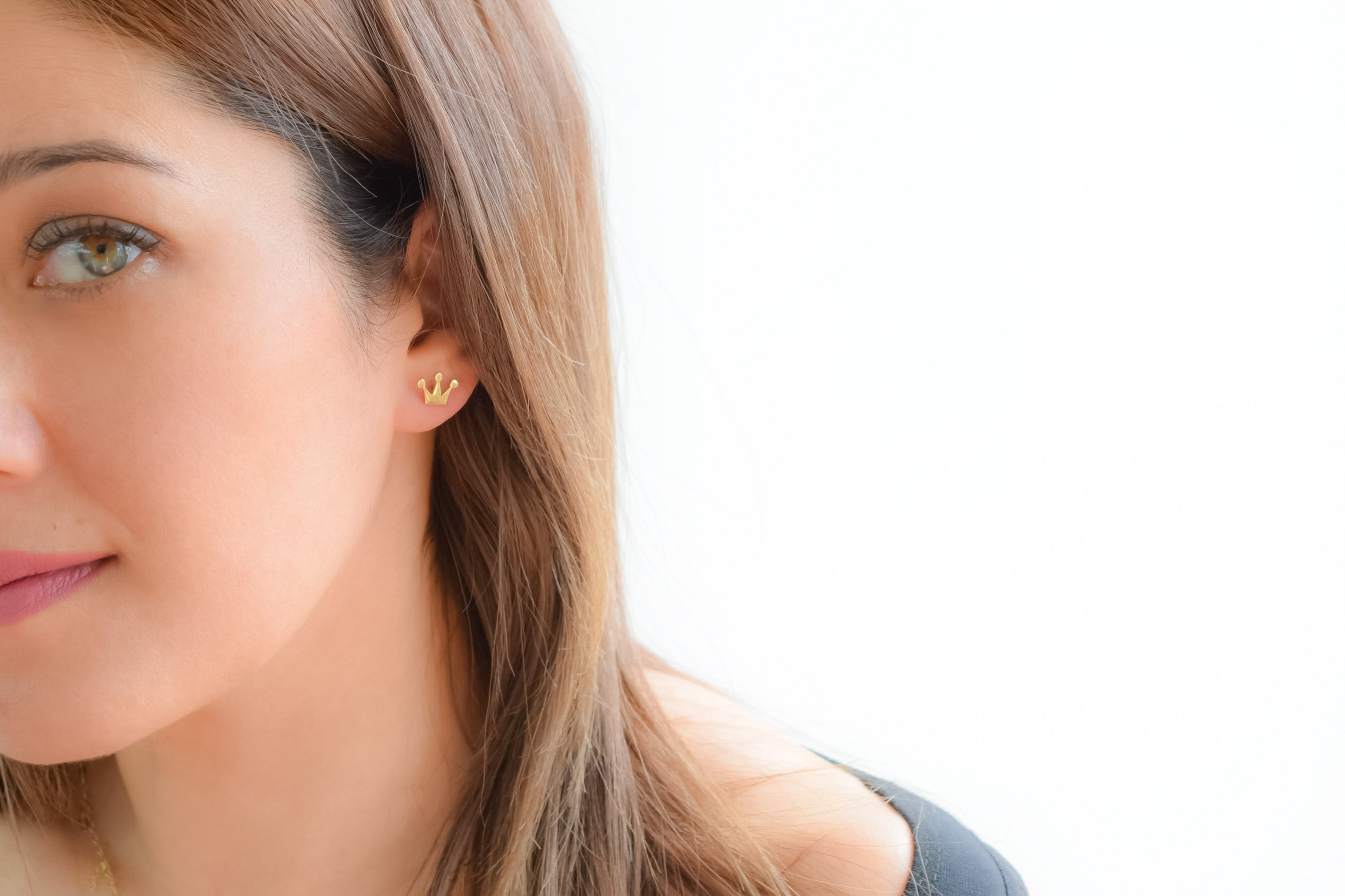 kroon oorbellen goud, gouden oorbellen voor dames, dames oorbellen kroon, 14k kroon oorbellen, 14 karaat kleine kroon oorbellen, 14k kroon oorknoppen voor meisjes