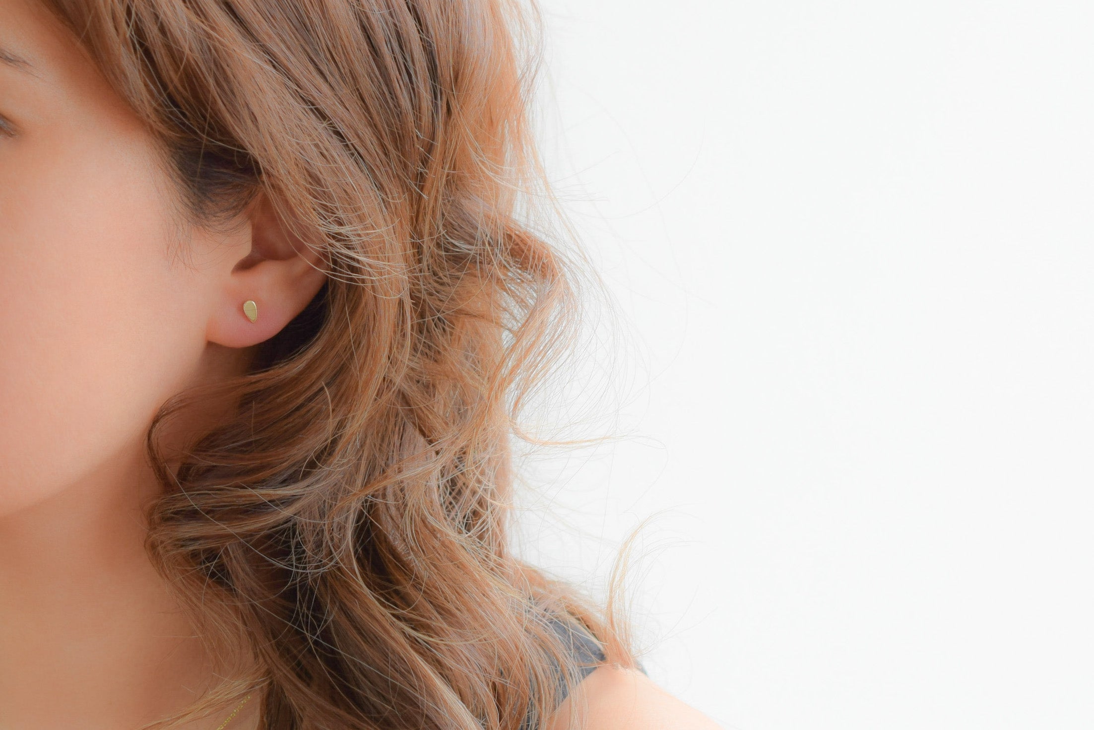 14 karaat goud oorknoppen, oorknoppen 14k druppelvormige, kleine oorbellen voor dames, traanvormige oorbellen