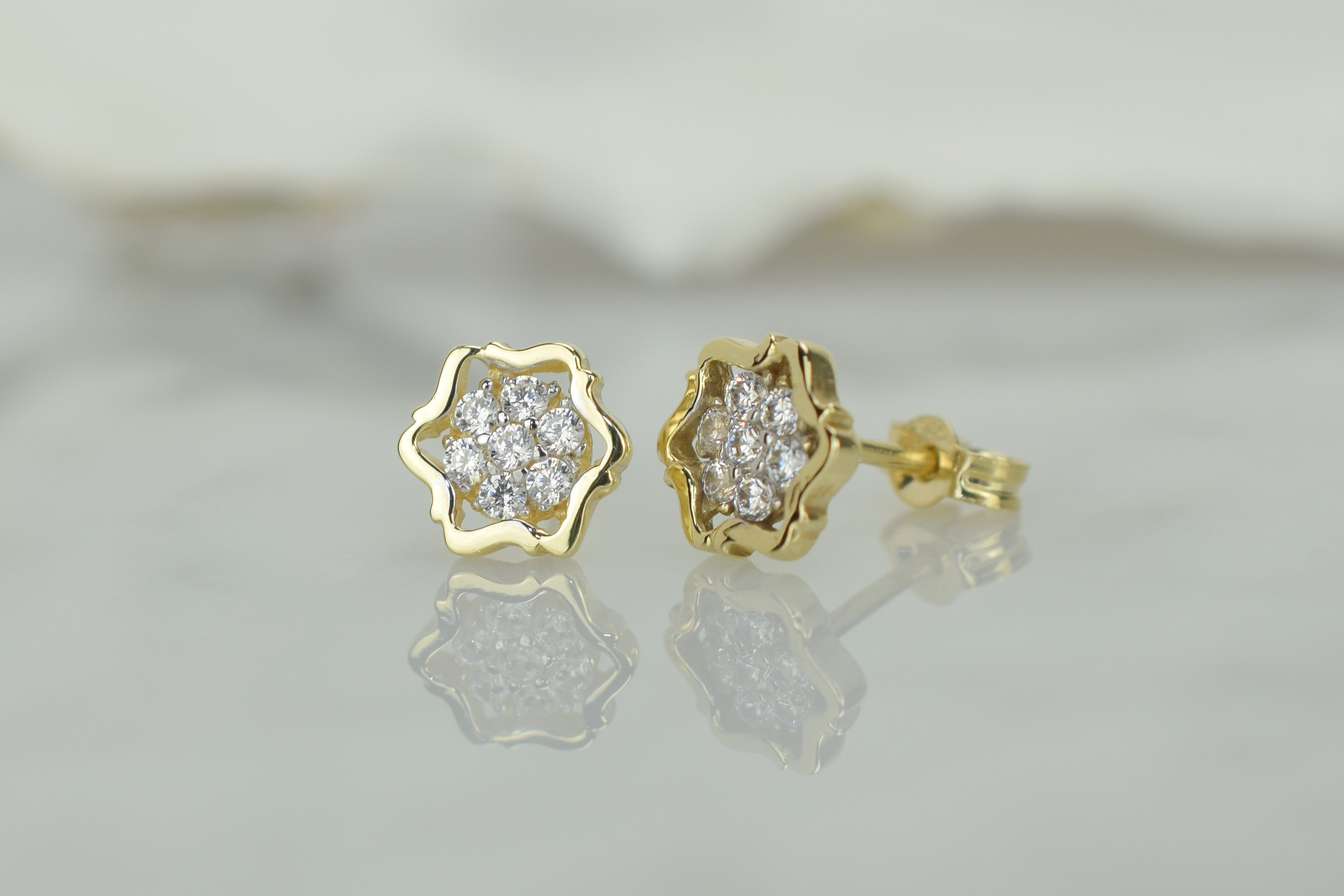 gouden oorknoppen met stenen, 14k oorbellen met stenen, bloemen oorknoppen, 14 karaat bloemvormige oorbellen 