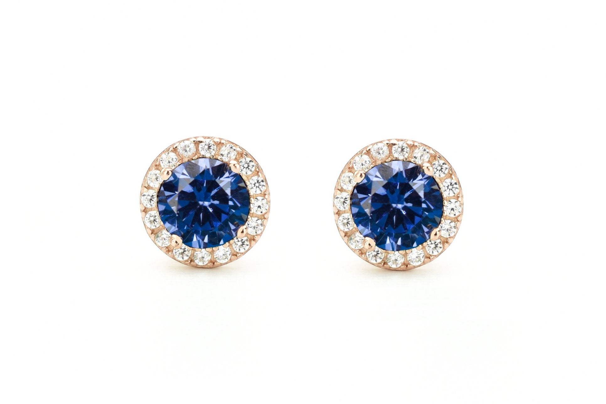 Tanaziet oorbellen, blauwe tanaziet oorknoppen, gouden tanaziet oorknoppen, oorbellen birthstone, geboortestenen oorbellen, blauwe oorbellen, blauwe oorbellen tanaziet, paarse oorbellen, violette oorbellen, roze gouden oorbellen blauw, zilveren birthstone sieraden
