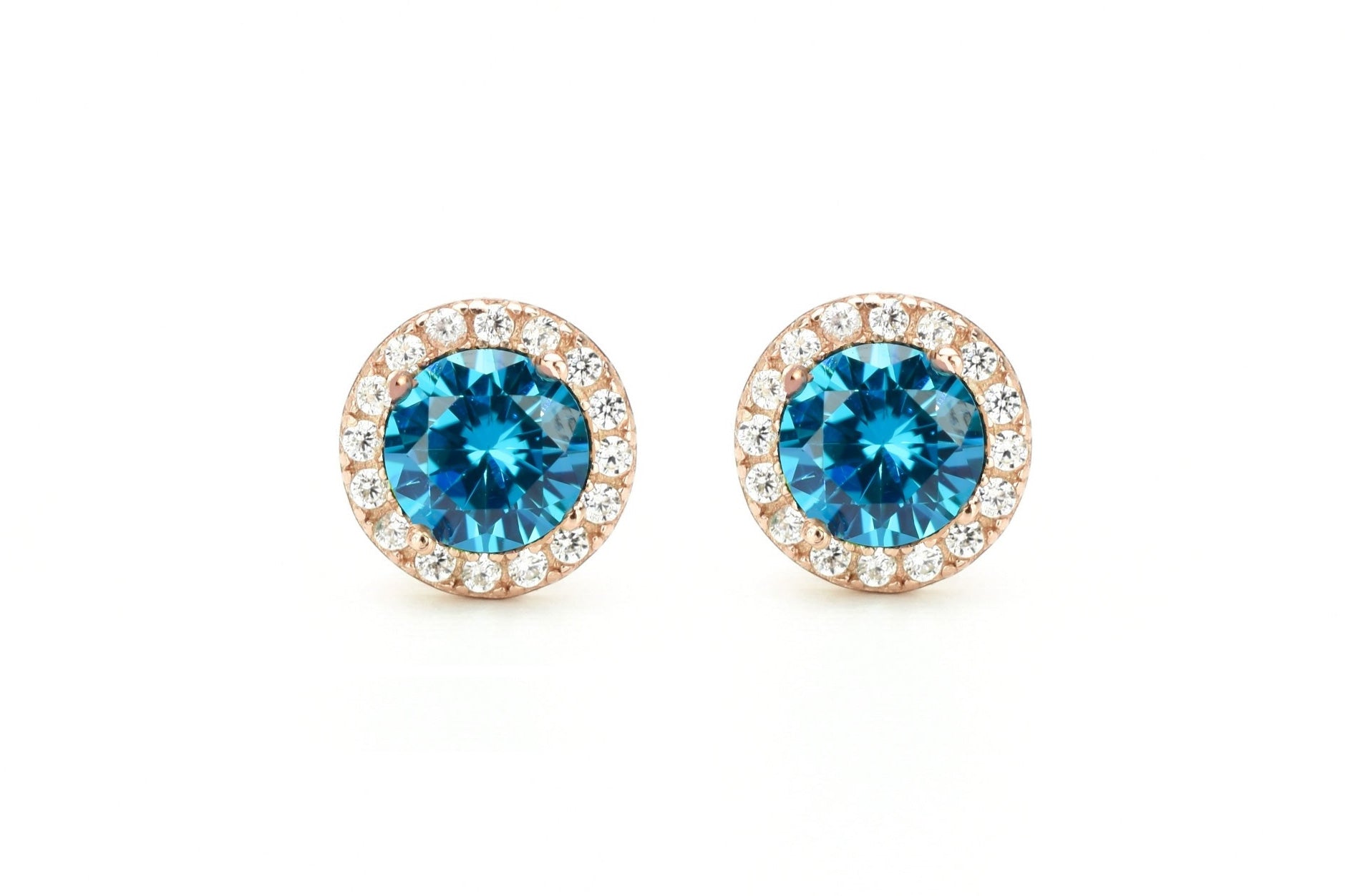 Aquamarijn soorbellen, oorbellen aquamarijn goud, zilveren aquamarijn oorbellen, blauwe oorbellen, ronde oorsieraden, aquamarijn sieraden, birthstone oorbellen, geboortesteen oorbellen maart, natturstenen aquamarijn, halo oorbellen, aquamarijn rosegoud oorbellen