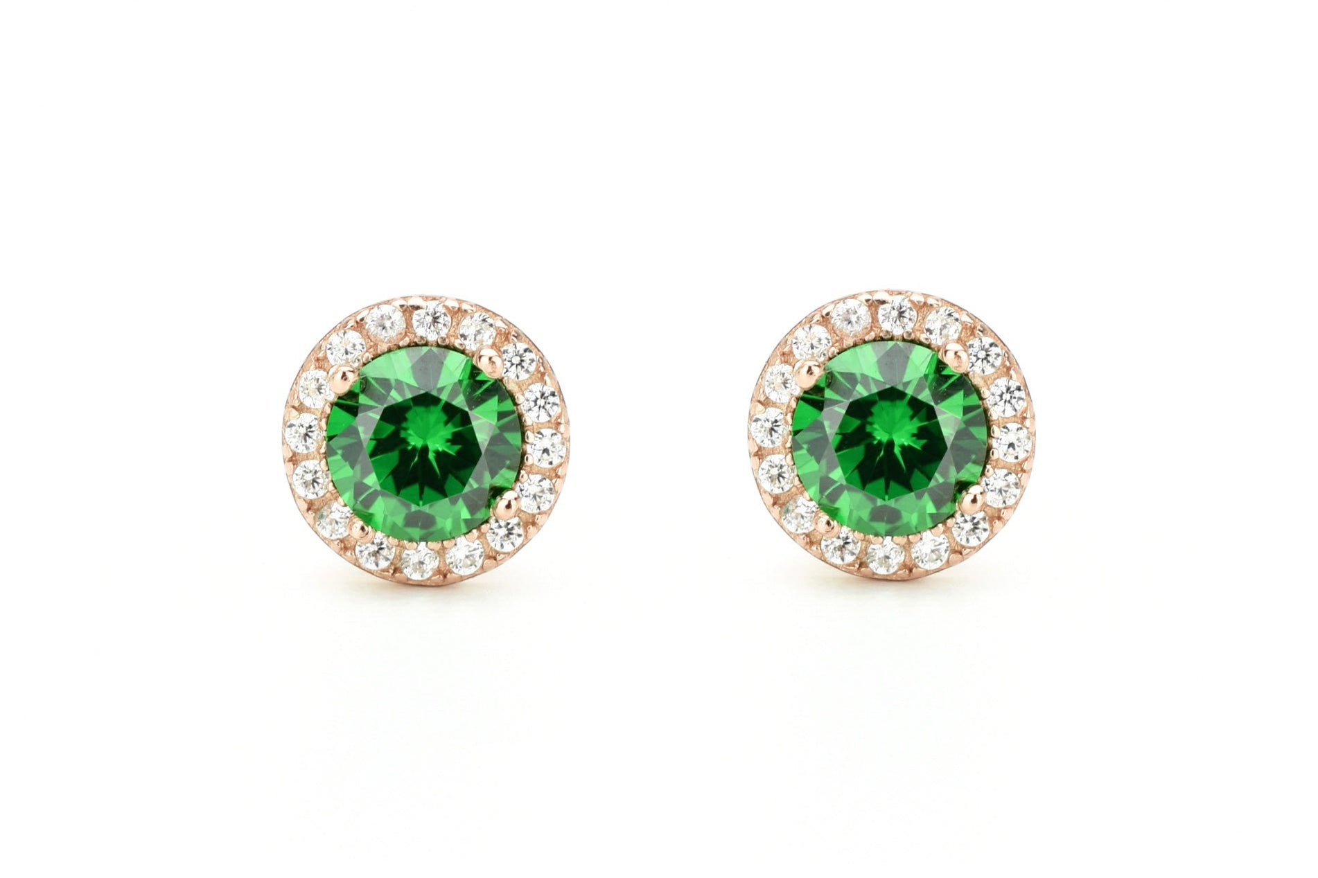 Smaragd oorbellen, gouden smaragd oorbellen, zilver smaragd oorknoppen, rosegouden smaragd oorbellen, oorbellen emarald oorbellen, birthstone oorbellen, groene oorbellen, ronde groene oorbellen, smaragd geboorte steen oorbellen, smaragd groene oorknoppen