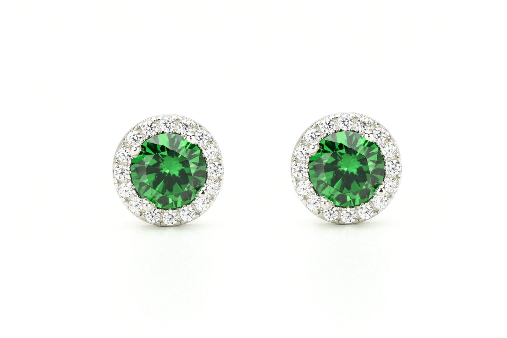 Smaragd oorbellen, gouden smaragd oorbellen, zilver smaragd oorknoppen, rosegouden smaragd oorbellen, oorbellen emarald oorbellen, birthstone oorbellen, groene oorbellen, ronde groene oorbellen, smaragd geboorte steen oorbellen, smaragd groene oorknoppen