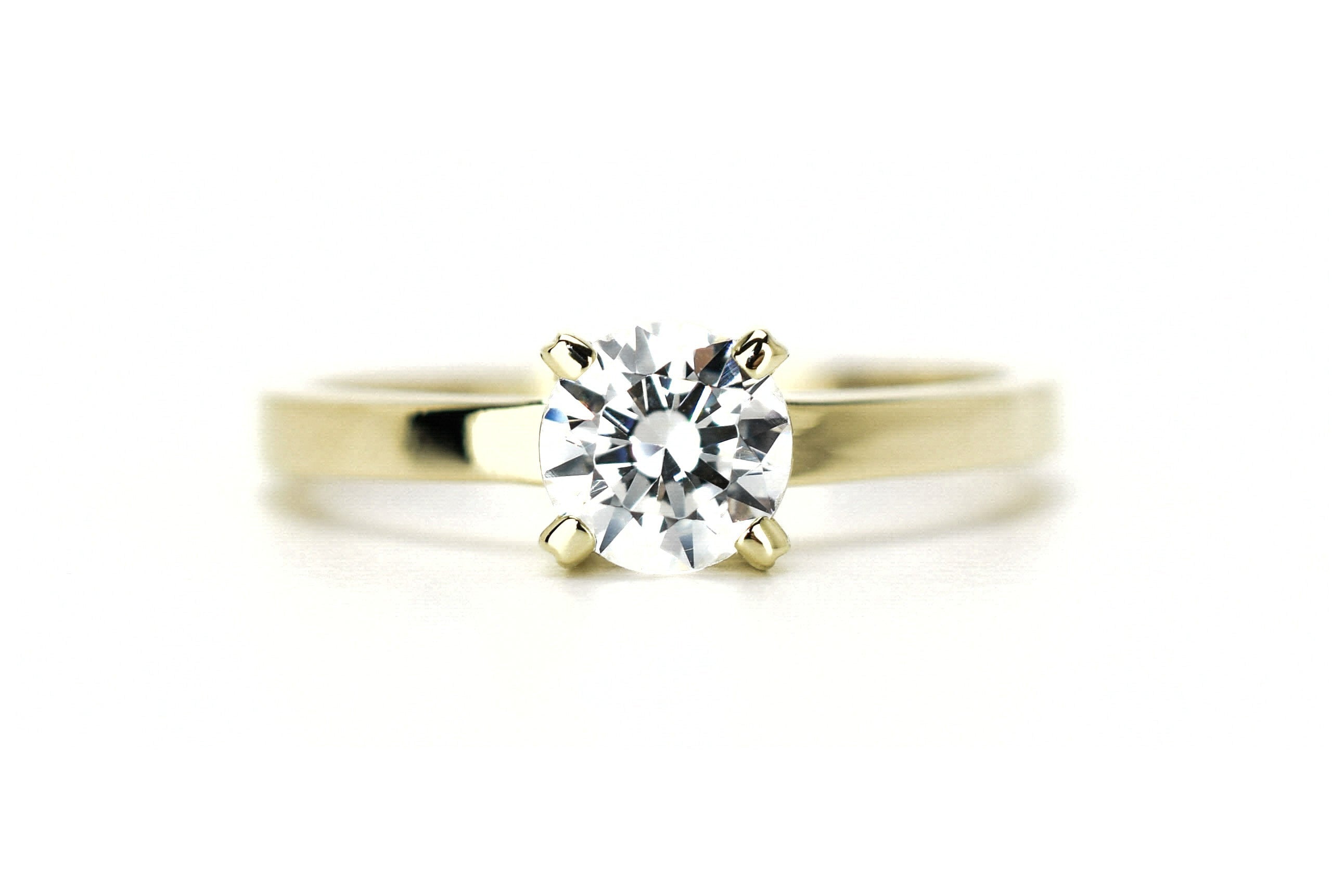 14 karaat solitaire ring, gouden ring met steen, verlovingsring 14k, 14k gouden ring, ring met steen, ring met ronde steen goud, verlovingsring swarovski, swarovski ring goud