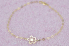gouden dames armband, 14k gouden armband met bloem, gouden dames bloem armband, armband voor dames met bloemhanger, gouden schakel armband met bloem goud, unieke gouden armband, BeMy Jewels armbanden