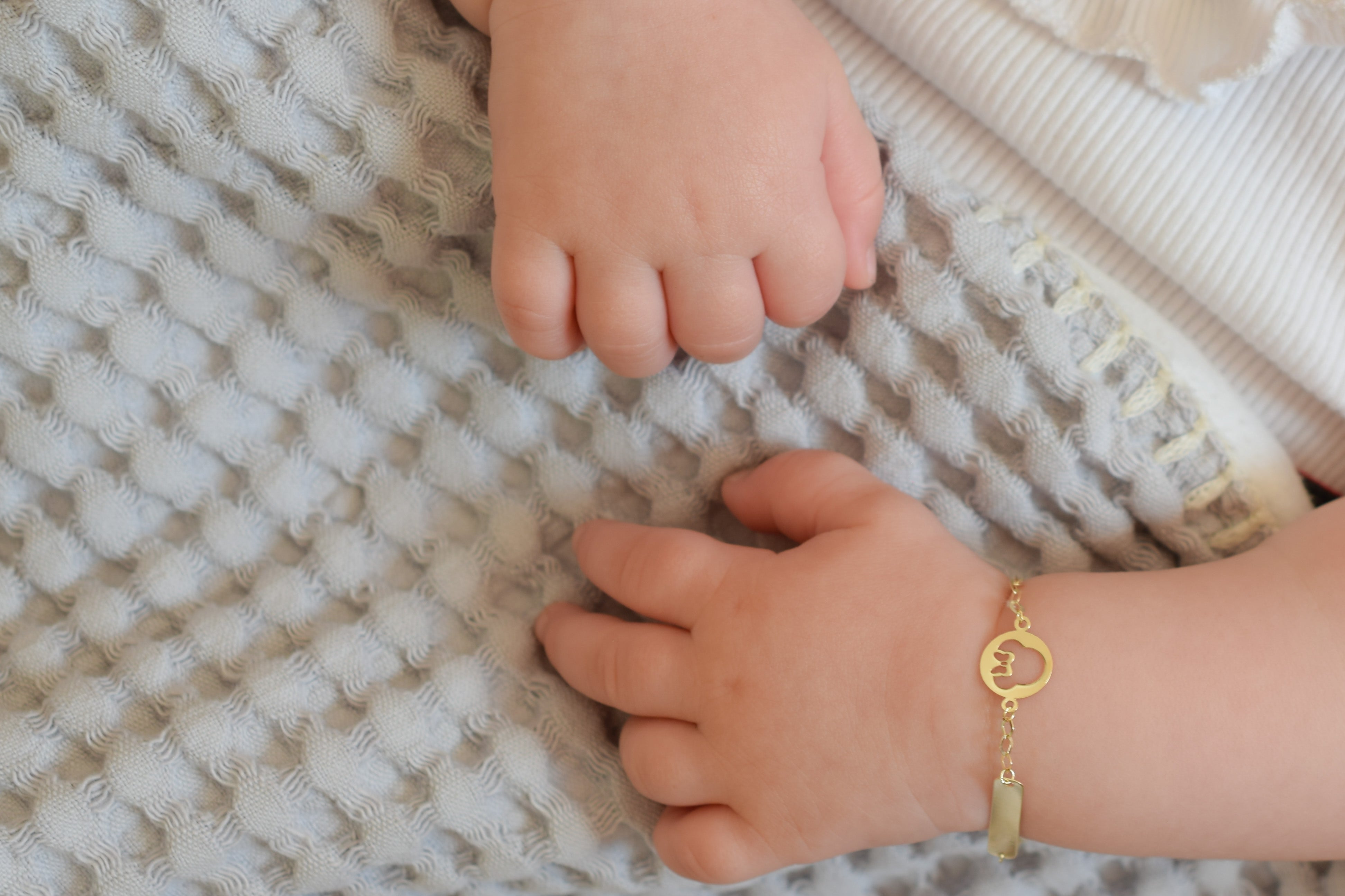 baby armbandje, gouden kinderarmbandje, armband goud voor kinderen, minnimouse armbandje, disney armband, plaatarmbandje goud, 14k gouden kinderarmband