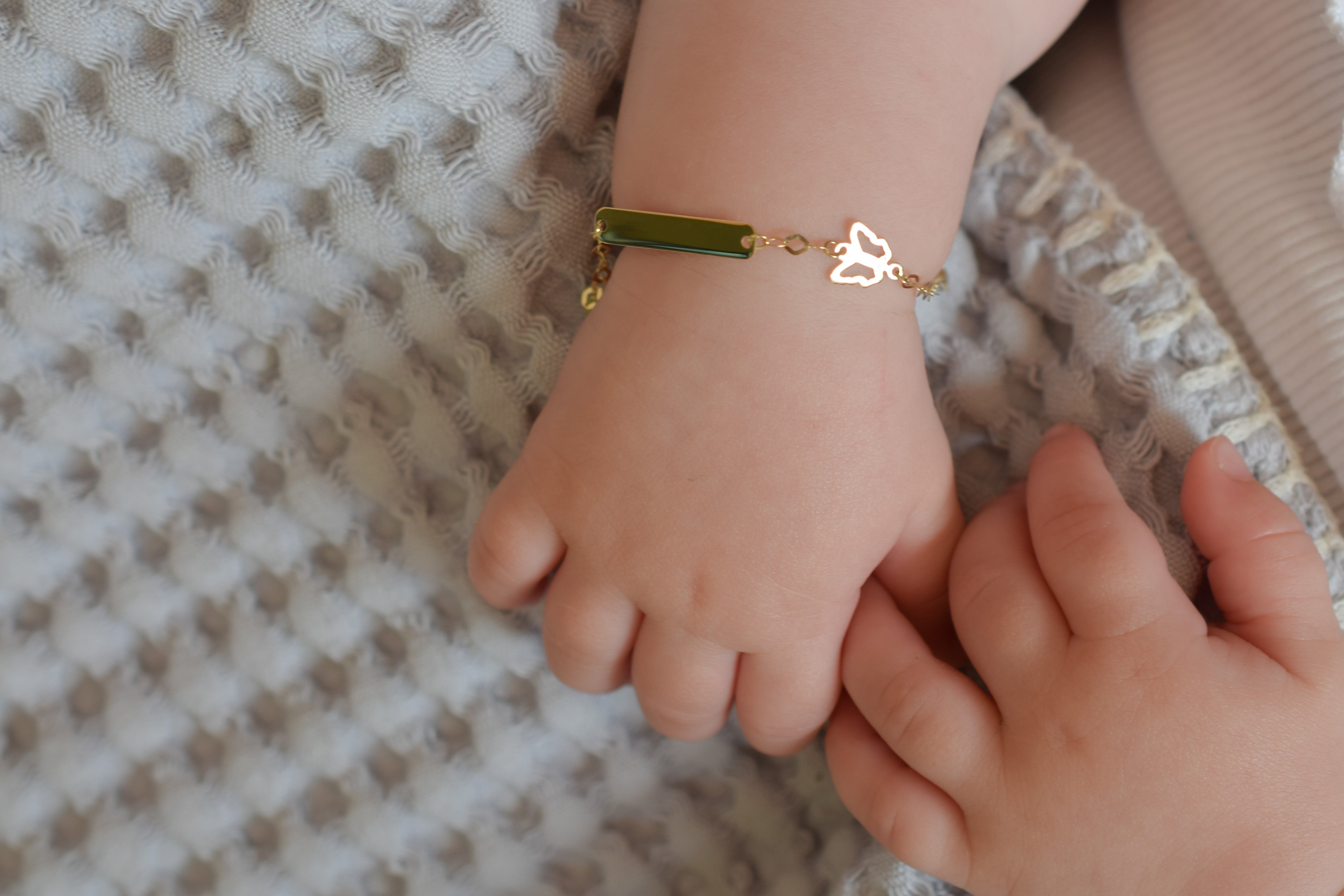 vlinder baby armbandje, gouden kinderarmbandje, armband goud voor kinderen, 14k vlinder armbandje, disney armband, plaatarmbandje goud, 14k gouden kinderarmband, gouden baby armbandje
