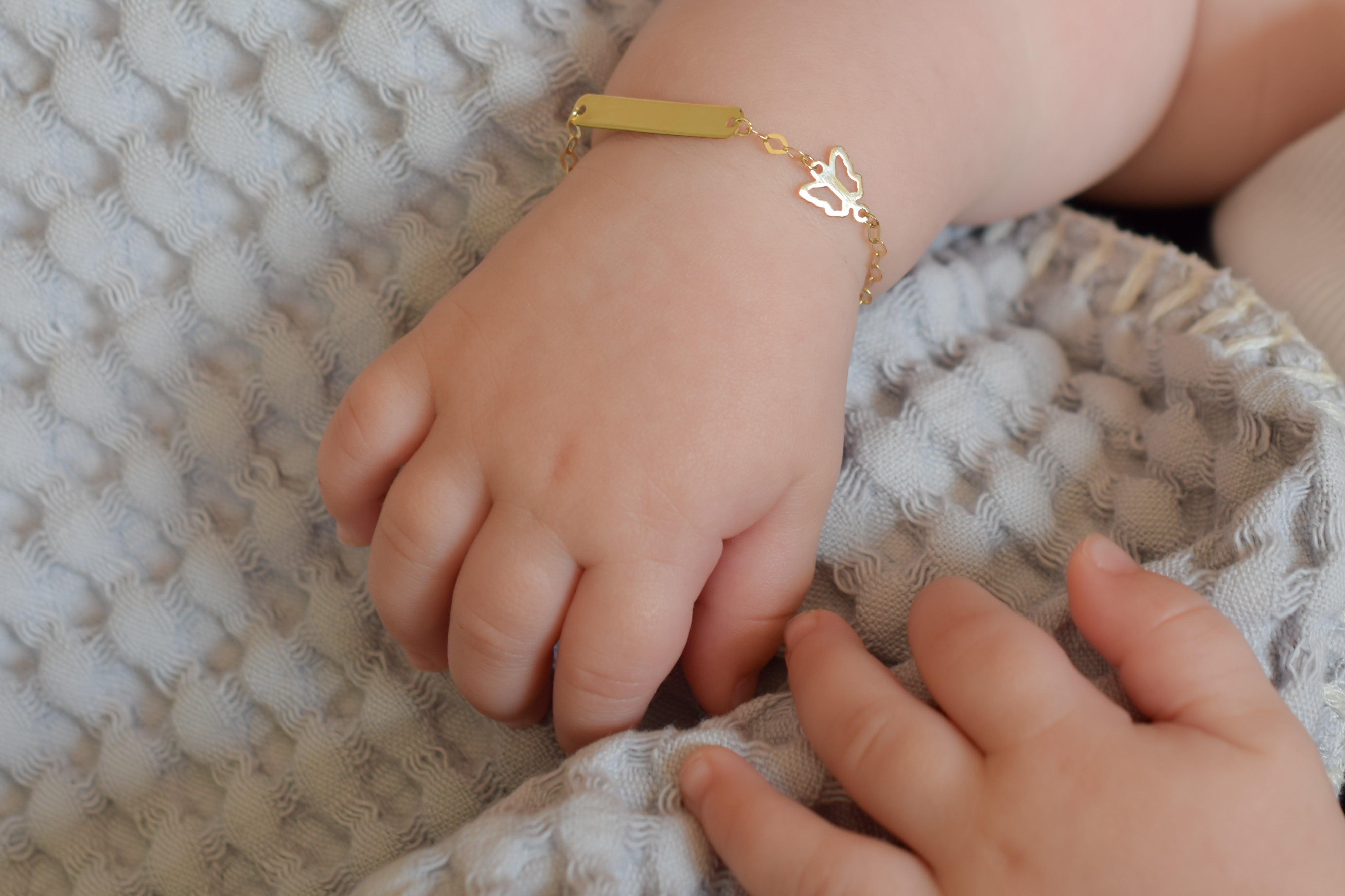 vlinder baby armbandje, gouden kinderarmbandje, armband goud voor kinderen, 14k vlinder armbandje, disney armband, plaatarmbandje goud, 14k gouden kinderarmband, gouden baby armbandje