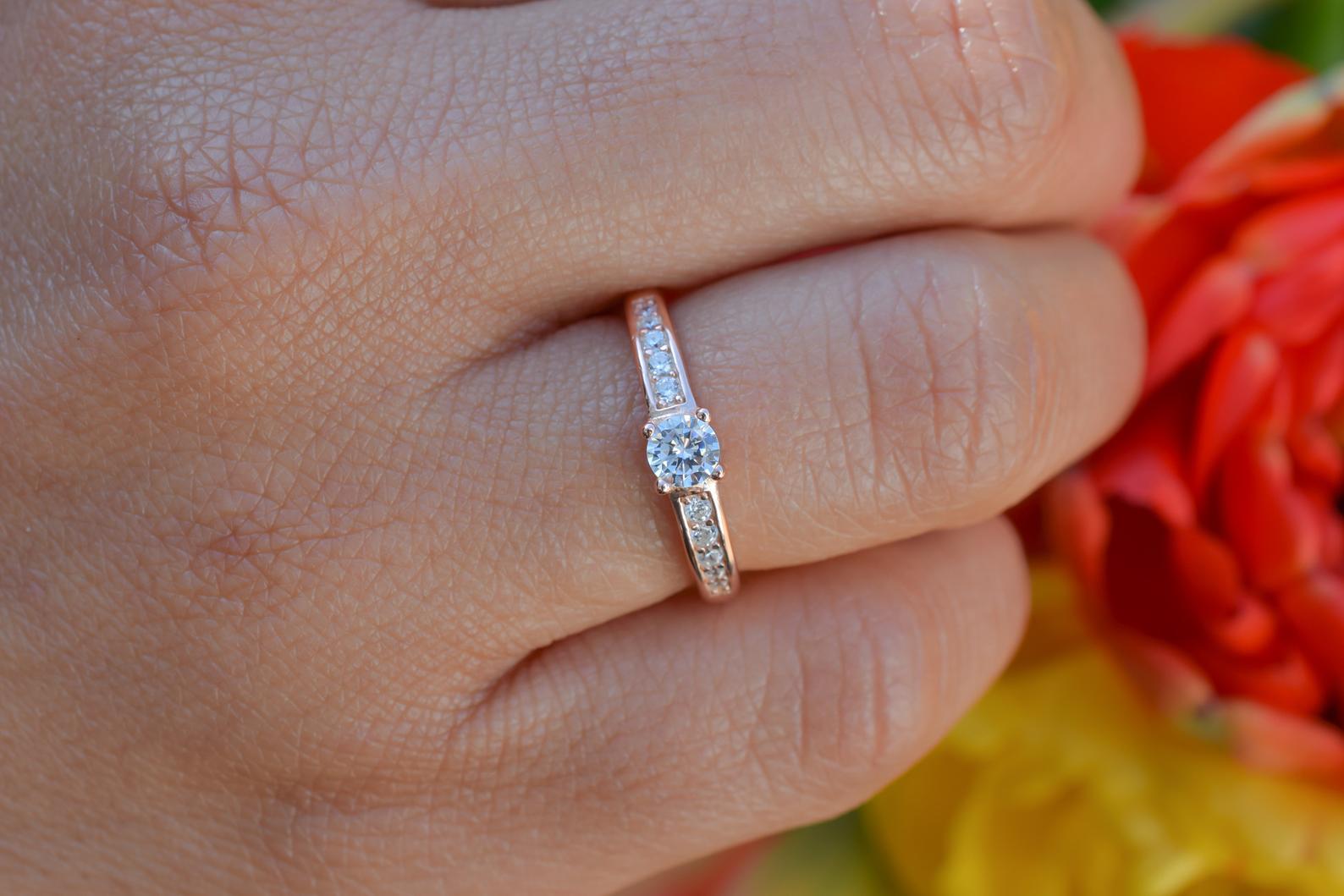 verlovingsring goud, gouden stenen ring, ring met stenen rosegoud, zilveren ring voor dames, zilveren verlovingsring, statement ring goud, solitaire ring zilver, 18k gouden ring met stenen